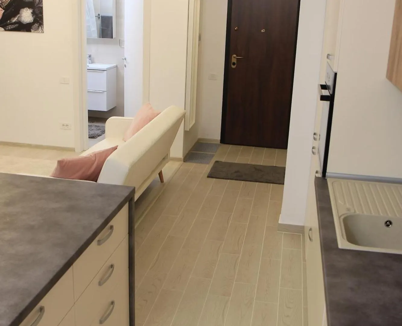 Amazing Apartment Bucharest Airport Self Check-In!! Otopeni