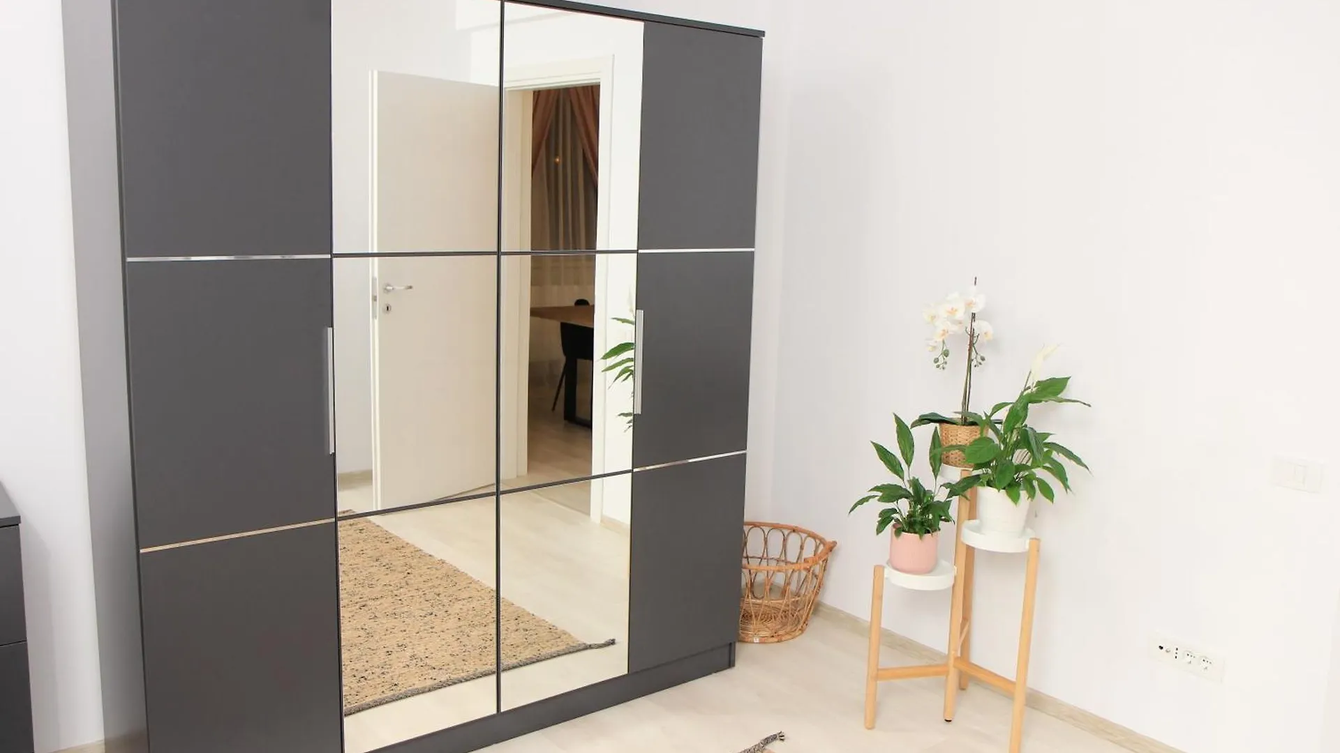 Amazing Apartment Bucharest Airport Self Check-In!! Otopeni